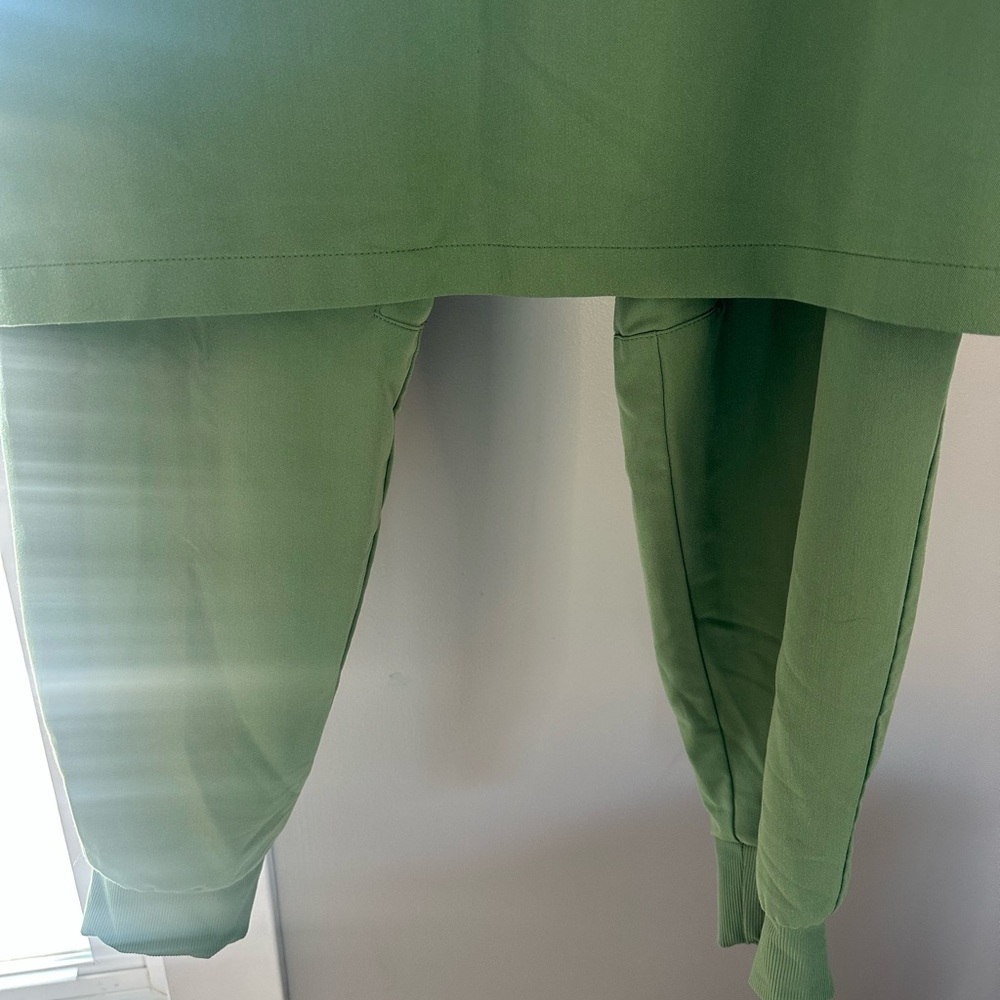 Figs Green Set - Picture 4 of 12